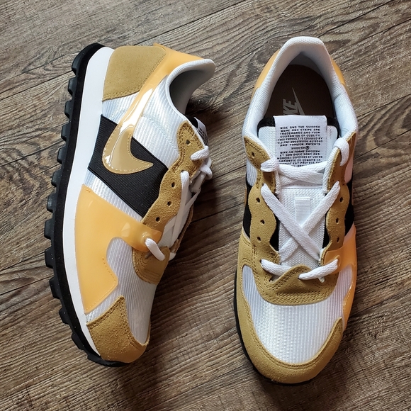 NEW Nike V. Love O.X. - Picture 4 of 8